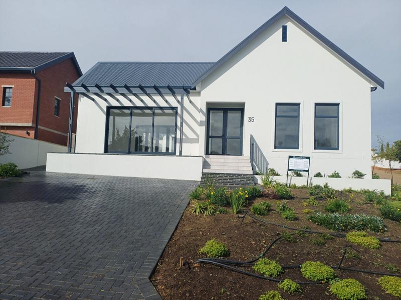 4 Bedroom Property for Sale in Mount Royal Golf Estate Western Cape